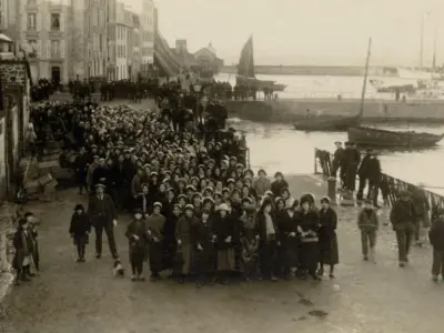 Greve des sardinieres 1924 Un groupe de grevistes femmes C2A9 Cedias Musee social28129