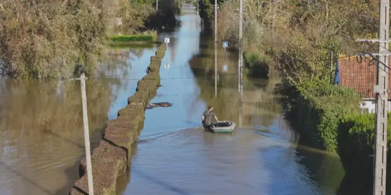 FRANCE2020VUES20AERIENNES20DES20INONDATIONS20DANS20LE20NORD20PAS20DE20C