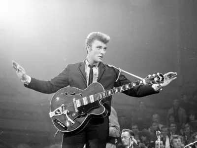 Performance of Johnny Hallyday 1963 08 scaled